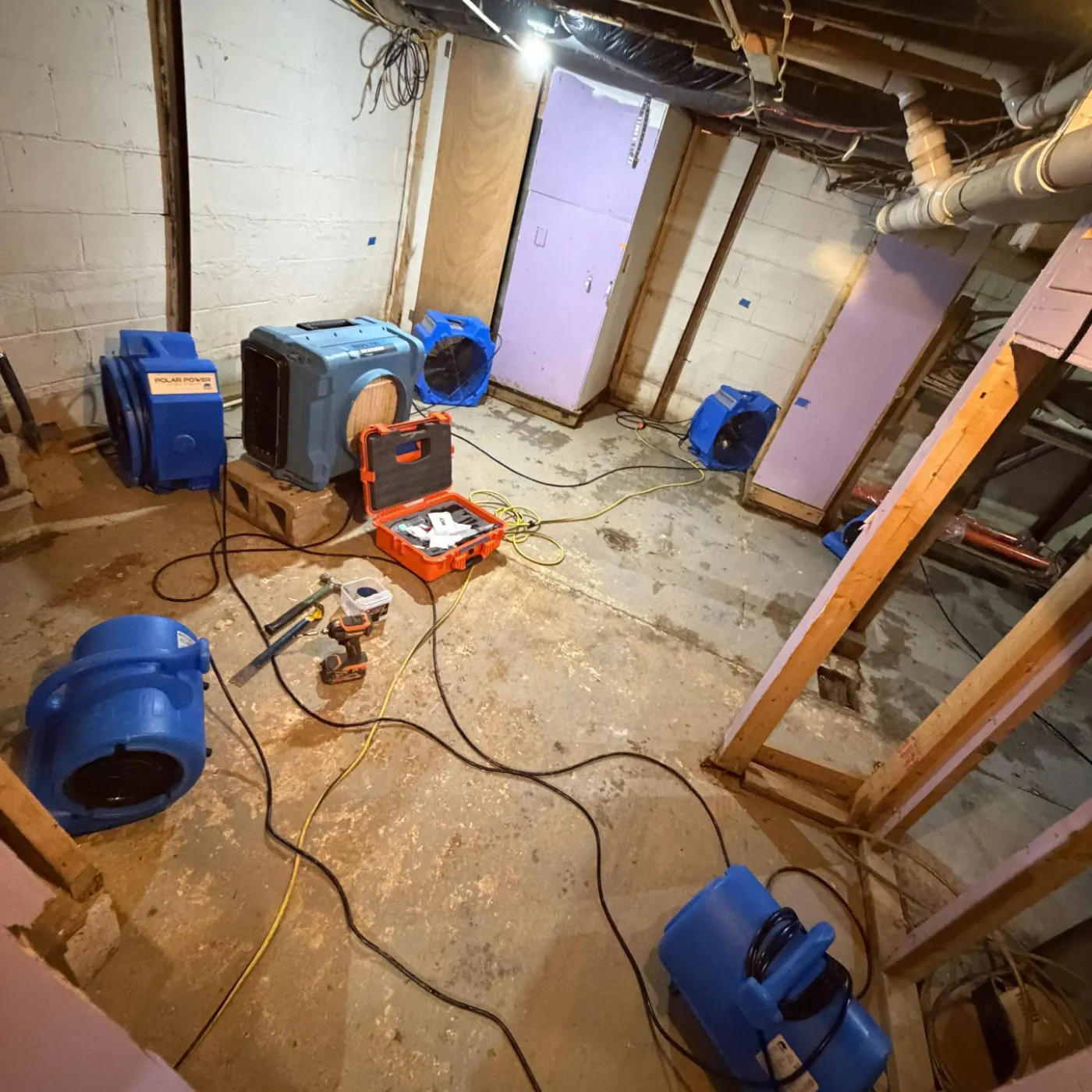 Thermal imaging during water damage assessment in Attica residence